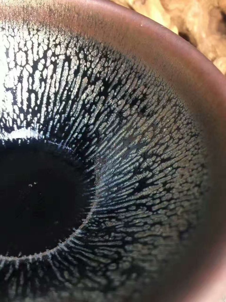 陳國(guó)文銀毫：口9高5 銀滴中帶彩