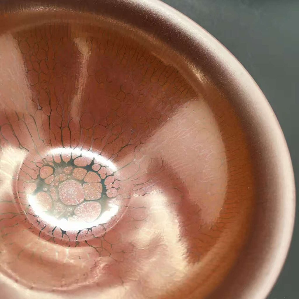 吳立主，柿紅油滴，口徑10高5.5，花色極美！