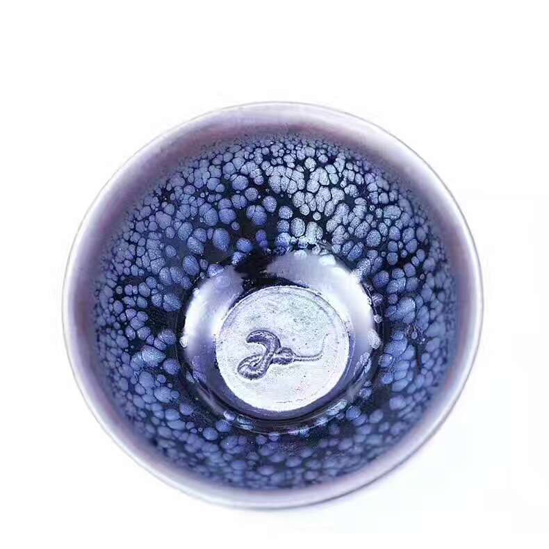 鄒云源老師8.3公分束口藍(lán)油滴生肖盞，中國傳統(tǒng)生肖配合中國傳統(tǒng)工藝。