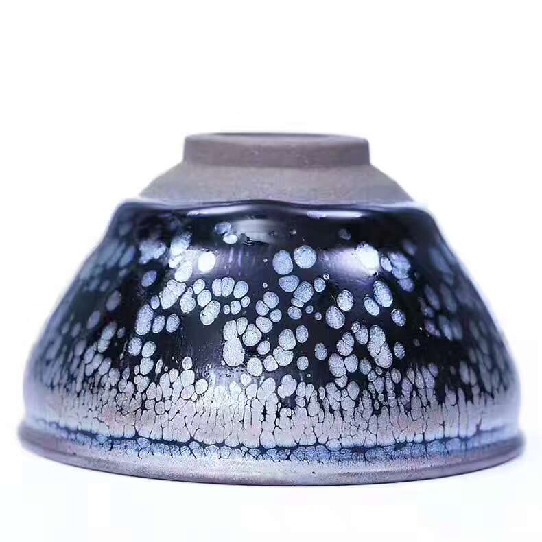 鄒云源老師8.3公分束口藍(lán)油滴生肖盞，中國傳統(tǒng)生肖配合中國傳統(tǒng)工藝。