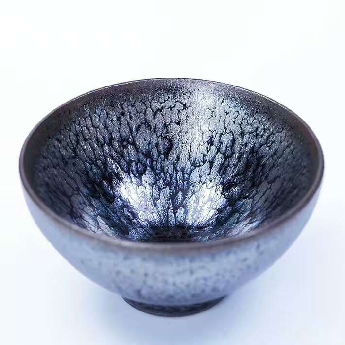 蔣新穎8.5公分?jǐn)靠谒{(lán)油滴盞，器型幽雅，經(jīng)典全包釉工藝，釉面溫潤。