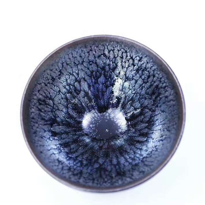 蔣新穎8.5公分?jǐn)靠谒{(lán)油滴盞，器型幽雅，經(jīng)典全包釉工藝，釉面溫潤。