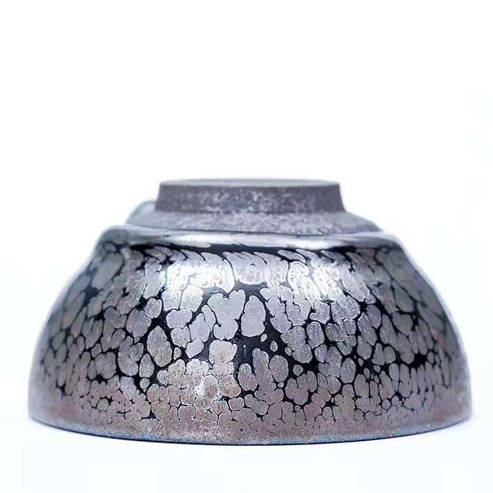 蔡炳盛8公分?jǐn)靠邡p鴣斑精品盞！黑釉銀斑，鷓鴣飽滿，優(yōu)雅，形象，掛釉非常經(jīng)典！