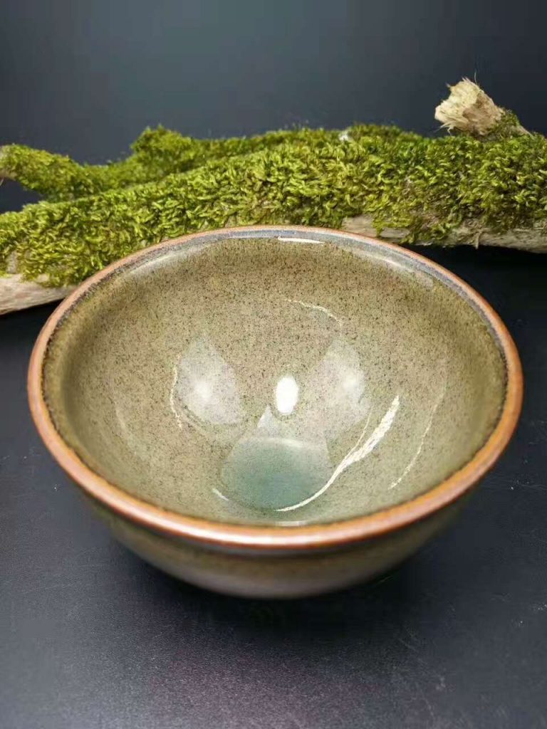 王東凱單色釉抹茶綠：口8.7高5.5，清新淡雅。