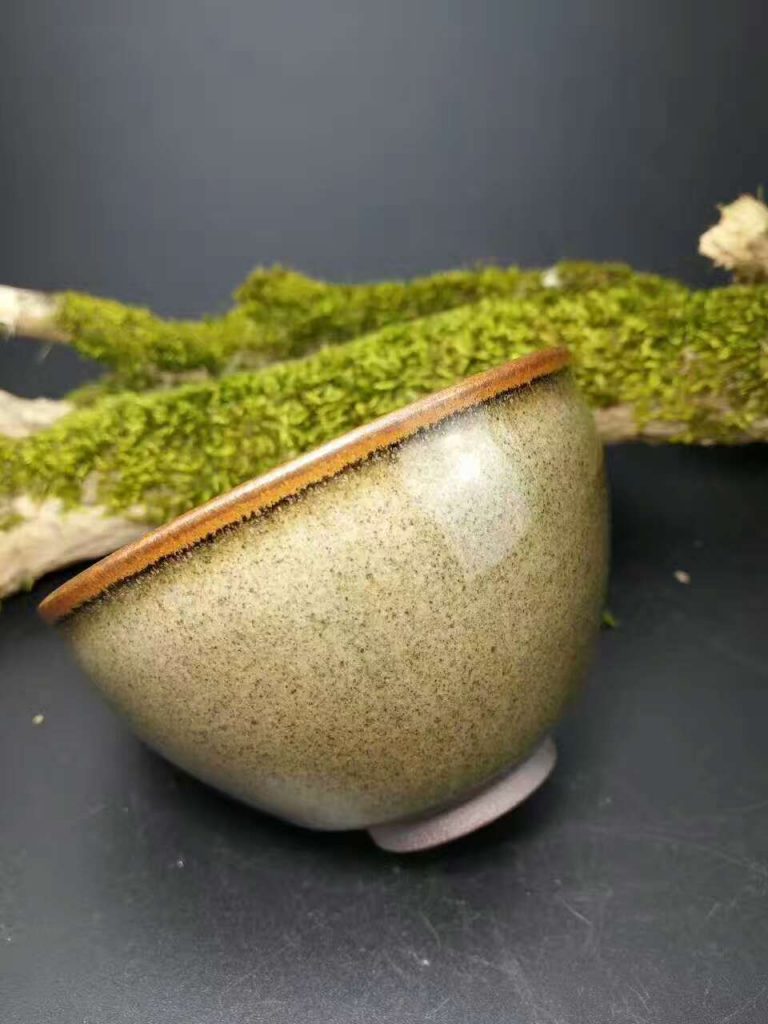 王東凱單色釉抹茶綠：口8.7高5.5，清新淡雅。