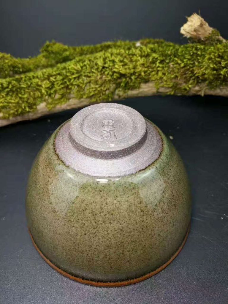 王東凱單色釉抹茶綠：口8.7高5.5，清新淡雅。