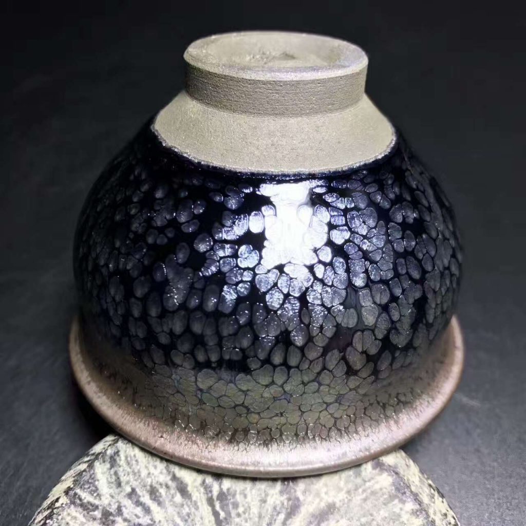 李光熙師傅，清蓮，口徑7.6高5.5，滿滿的藍(lán)色小油滴。