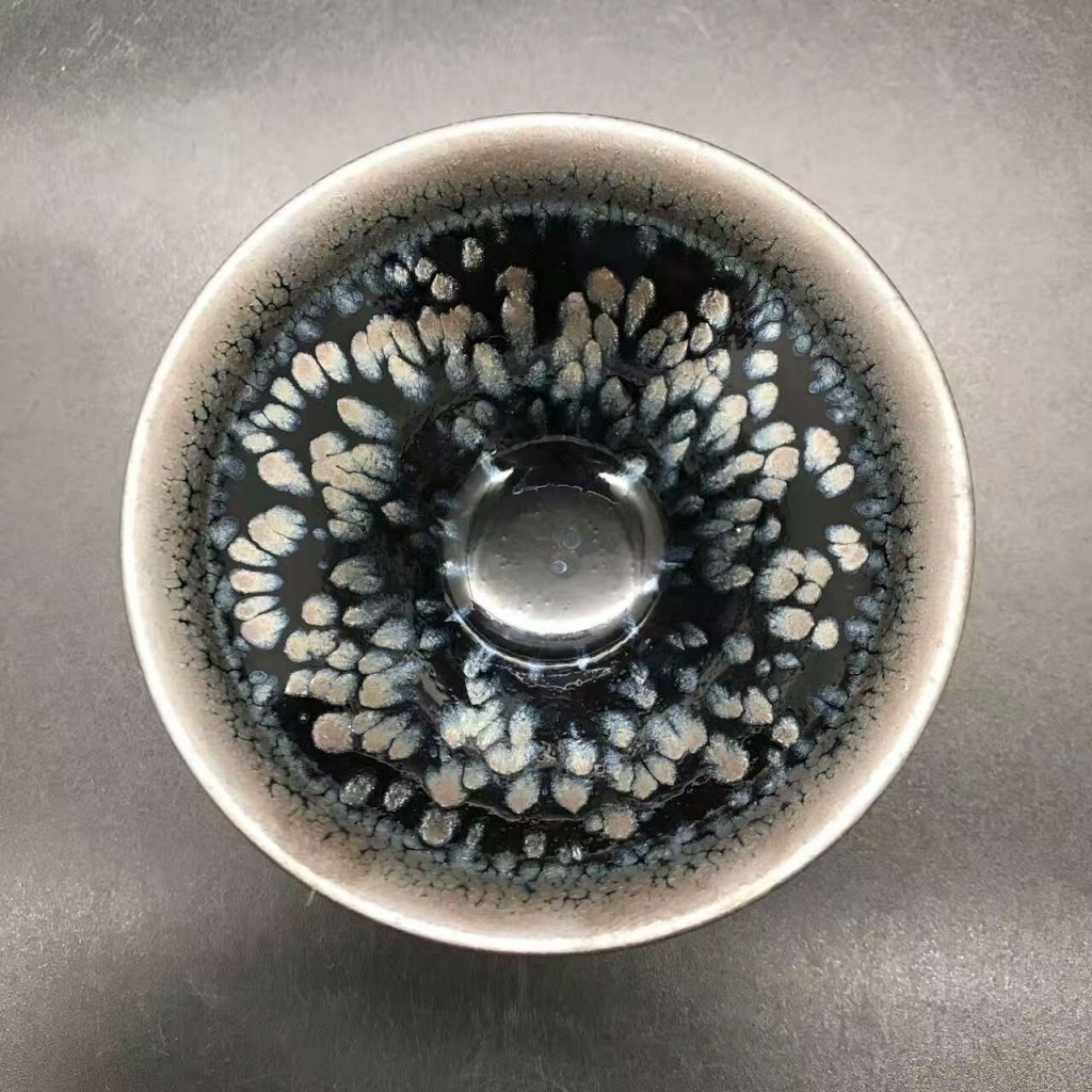 李昌海作品，口徑9高4.8，器型完美，晶體獨特