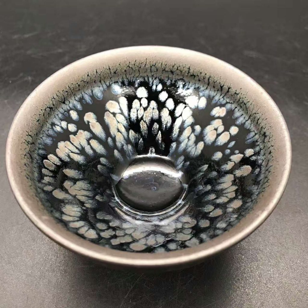 李昌海作品，口徑9高4.8，器型完美，晶體獨特