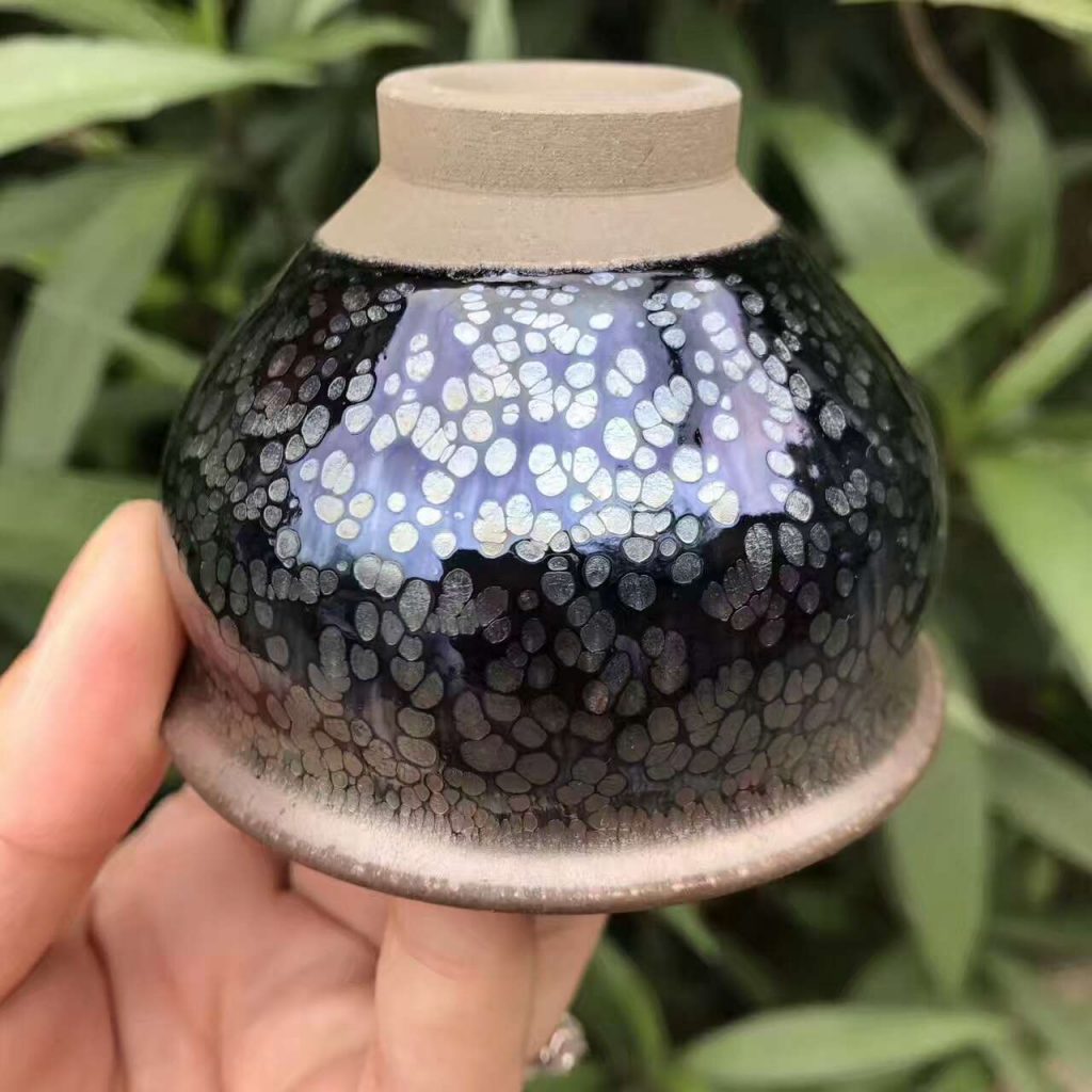 李光熙，清蓮，口徑7.5高5.5，藍(lán)色小油滴。