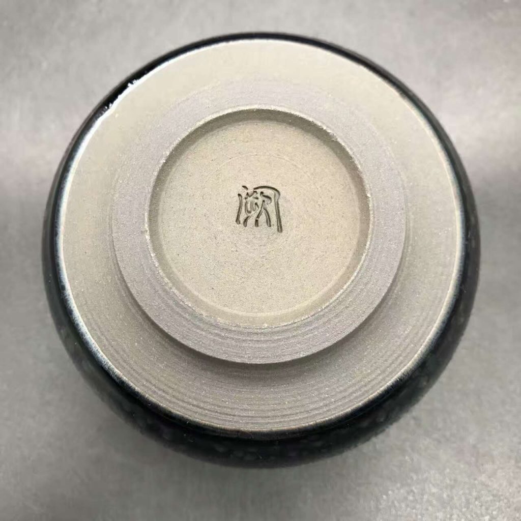 闕梅嬌，禪定，口徑9高4.8，油滴均勻透亮，底部花色怡人！