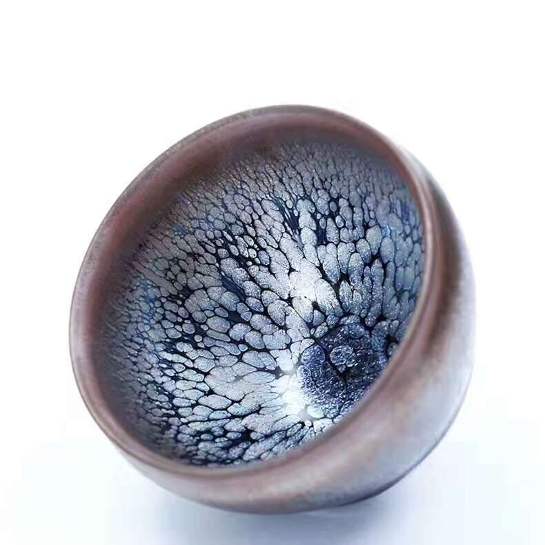 闕梅嬌老師8.8公分束口油滴盞，純手工，器型大氣厚重，斑紋金屬感強烈！