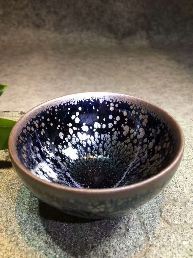 陳旭 傳統(tǒng)工藝黑釉：8.8*5