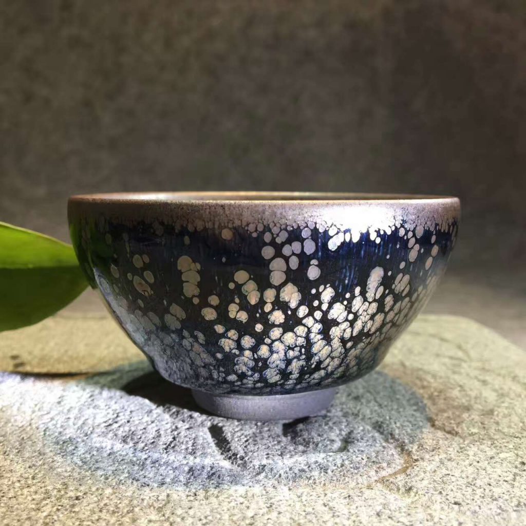 陳旭 傳統(tǒng)工藝黑釉：8.8*5