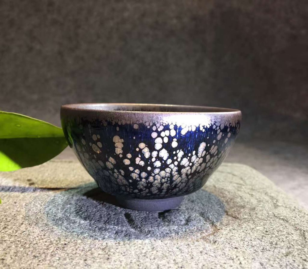 陳旭 傳統(tǒng)工藝黑釉：8.8*5