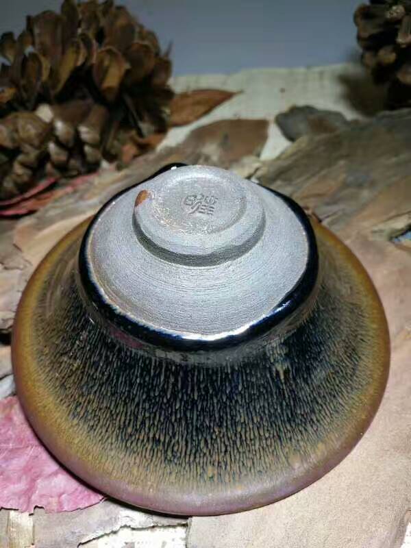 葉禮旺撇口兔毫：12.7*5，別具一格