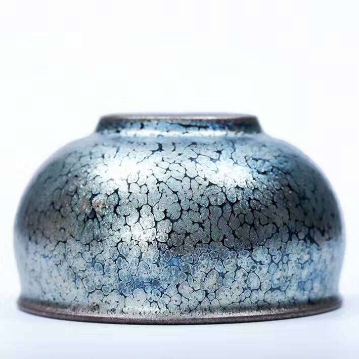 劉學(xué)財(cái)束口缽型滿天星藍(lán)油滴盞，口徑9.2公分