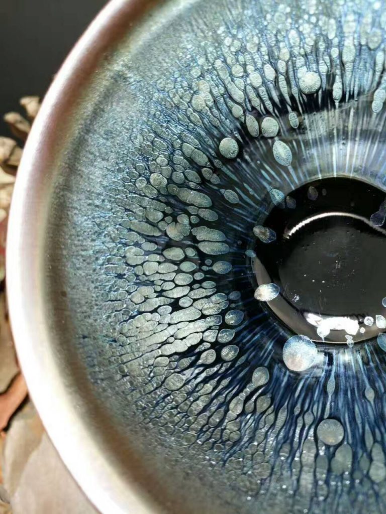 吳立主束口油滴盞：口9高5.5