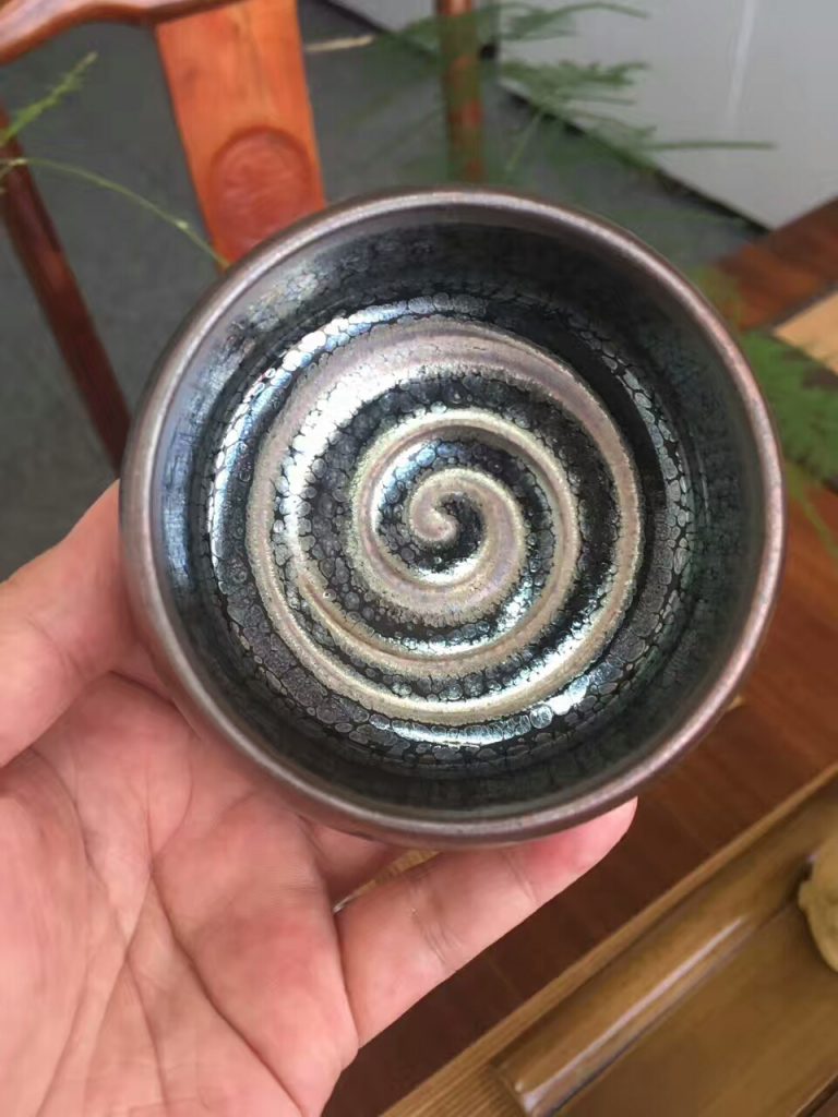 劉吳弟缽型藍(lán)油滴太極盞：8*4.8