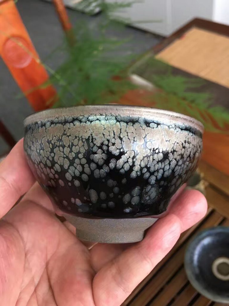 鄒云源老師生肖兔藍(lán)油滴盞：8.5*5