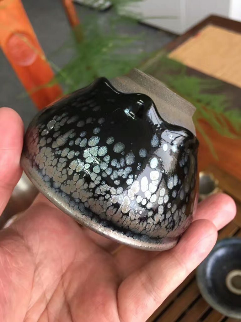 鄒云源老師生肖兔藍(lán)油滴盞：8.5*5