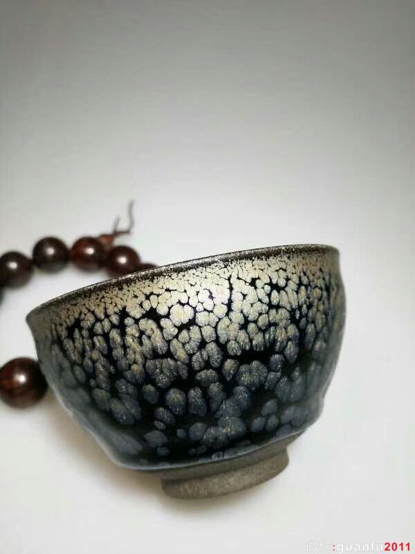 蔡炳盛油滴束口：口8.5高5.3，晶透藍(lán)油滴。