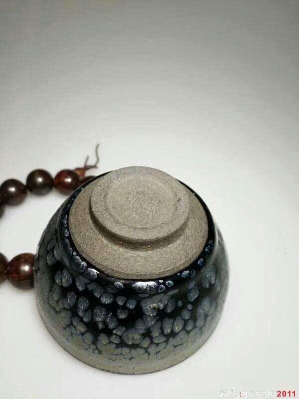 蔡炳盛油滴束口：口8.5高5.3，晶透藍(lán)油滴。