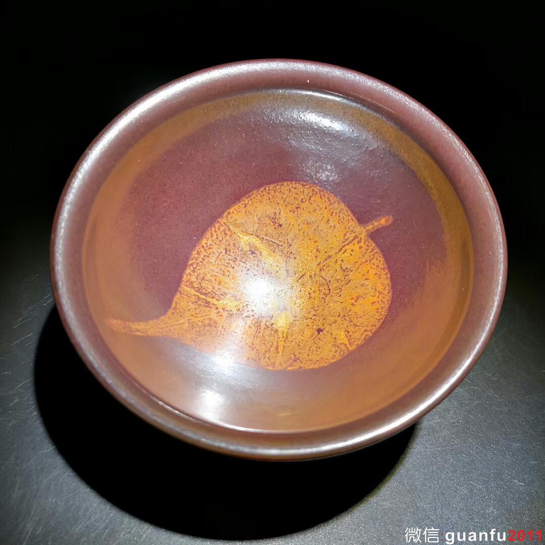 孫莉 柿紅木葉盞：口徑9.2*5.3