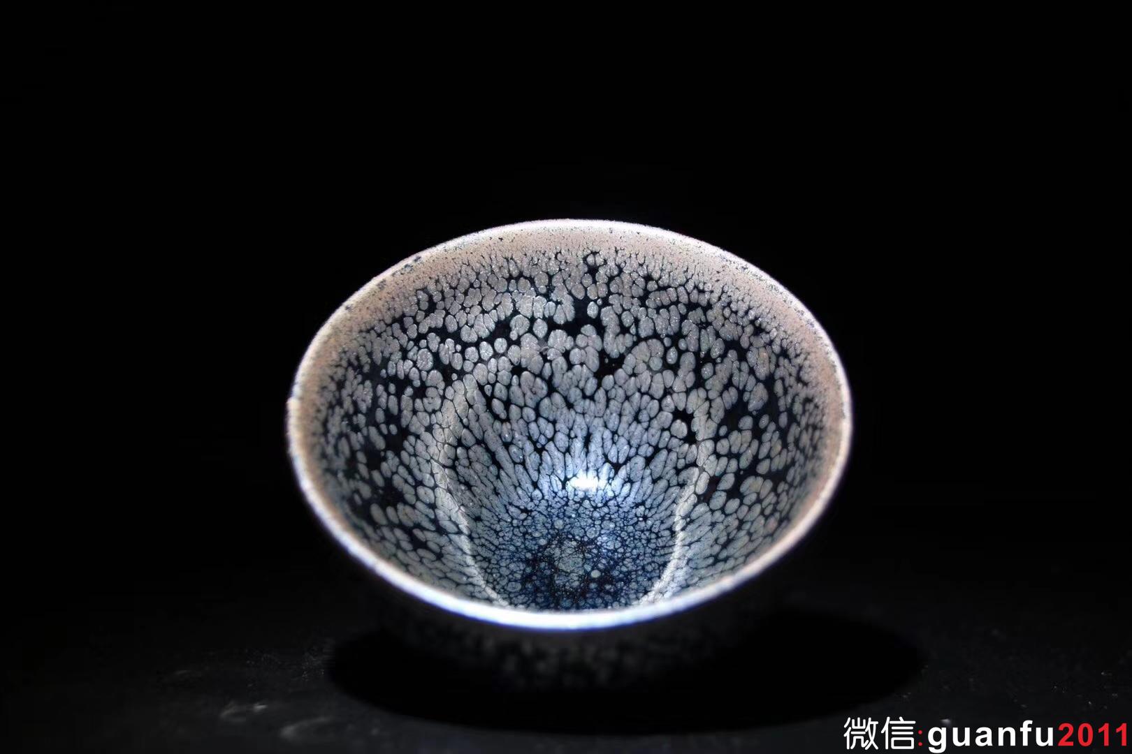 【作者】蔡炳盛老師 【品名】復(fù)古油滴 【規(guī)格】8.8 x 5.3 cm 【品相】全品無暇 【材質(zhì)】鐵胎，天然礦釉 【產(chǎn)地】建陽·水吉
