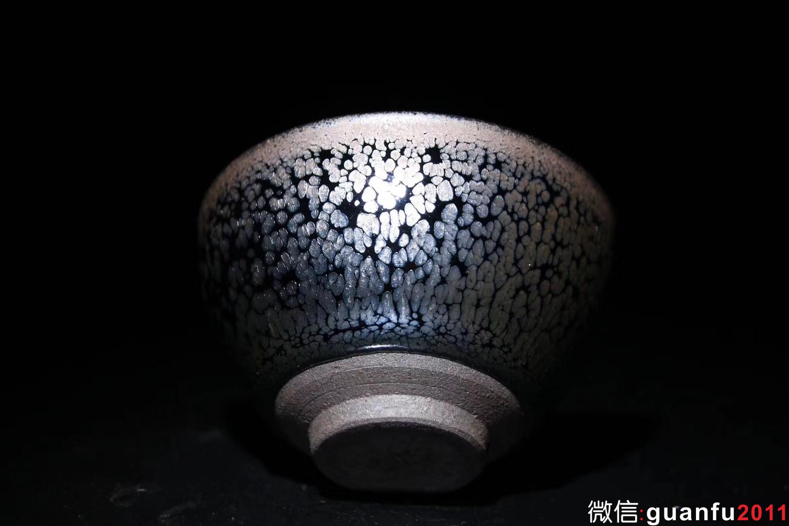 【作者】蔡炳盛老師 【品名】復(fù)古油滴 【規(guī)格】8.8 x 5.3 cm 【品相】全品無暇 【材質(zhì)】鐵胎，天然礦釉 【產(chǎn)地】建陽·水吉