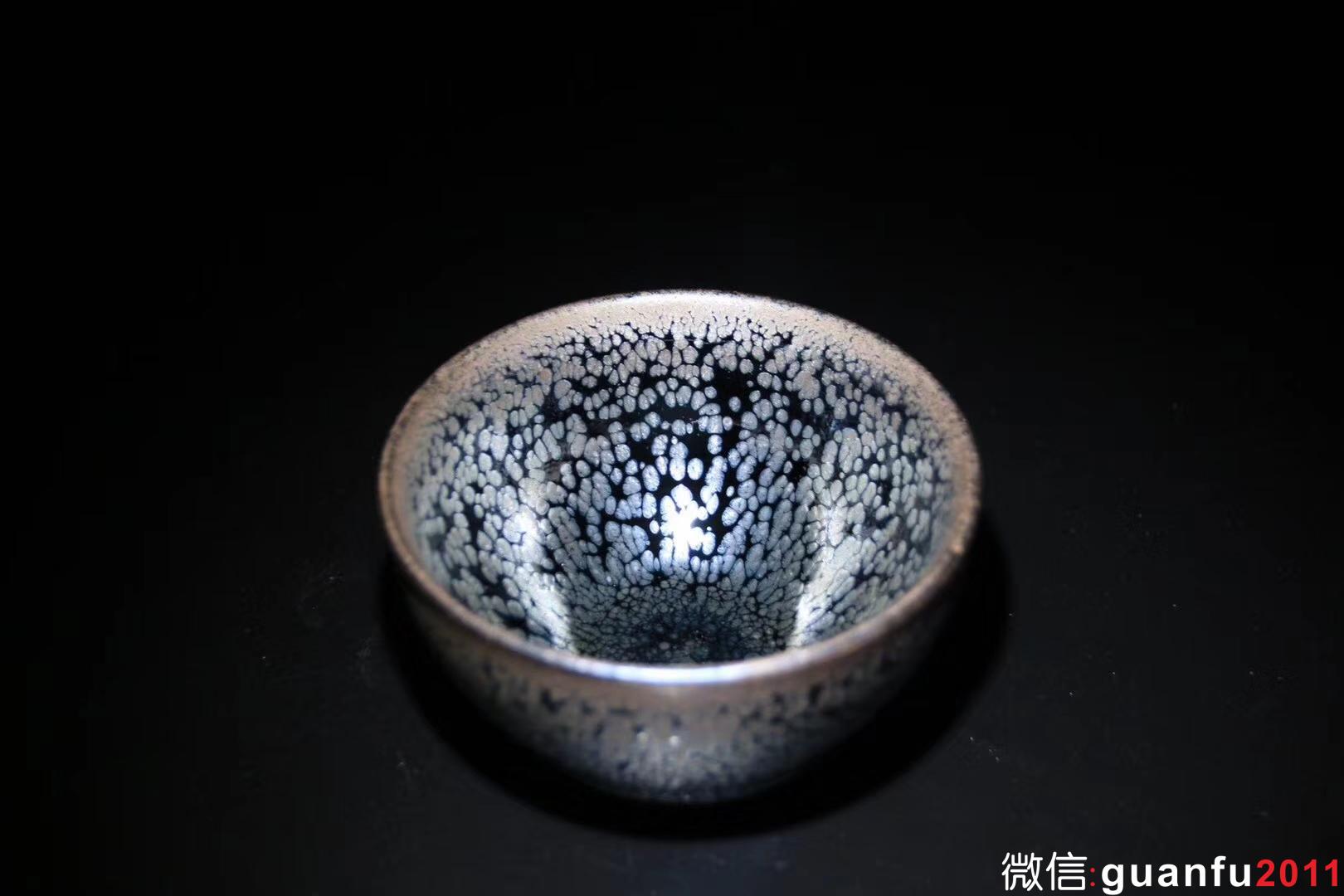 【作者】蔡炳盛老師 【品名】復(fù)古油滴 【規(guī)格】8.8 x 5.3 cm 【品相】全品無暇 【材質(zhì)】鐵胎，天然礦釉 【產(chǎn)地】建陽·水吉