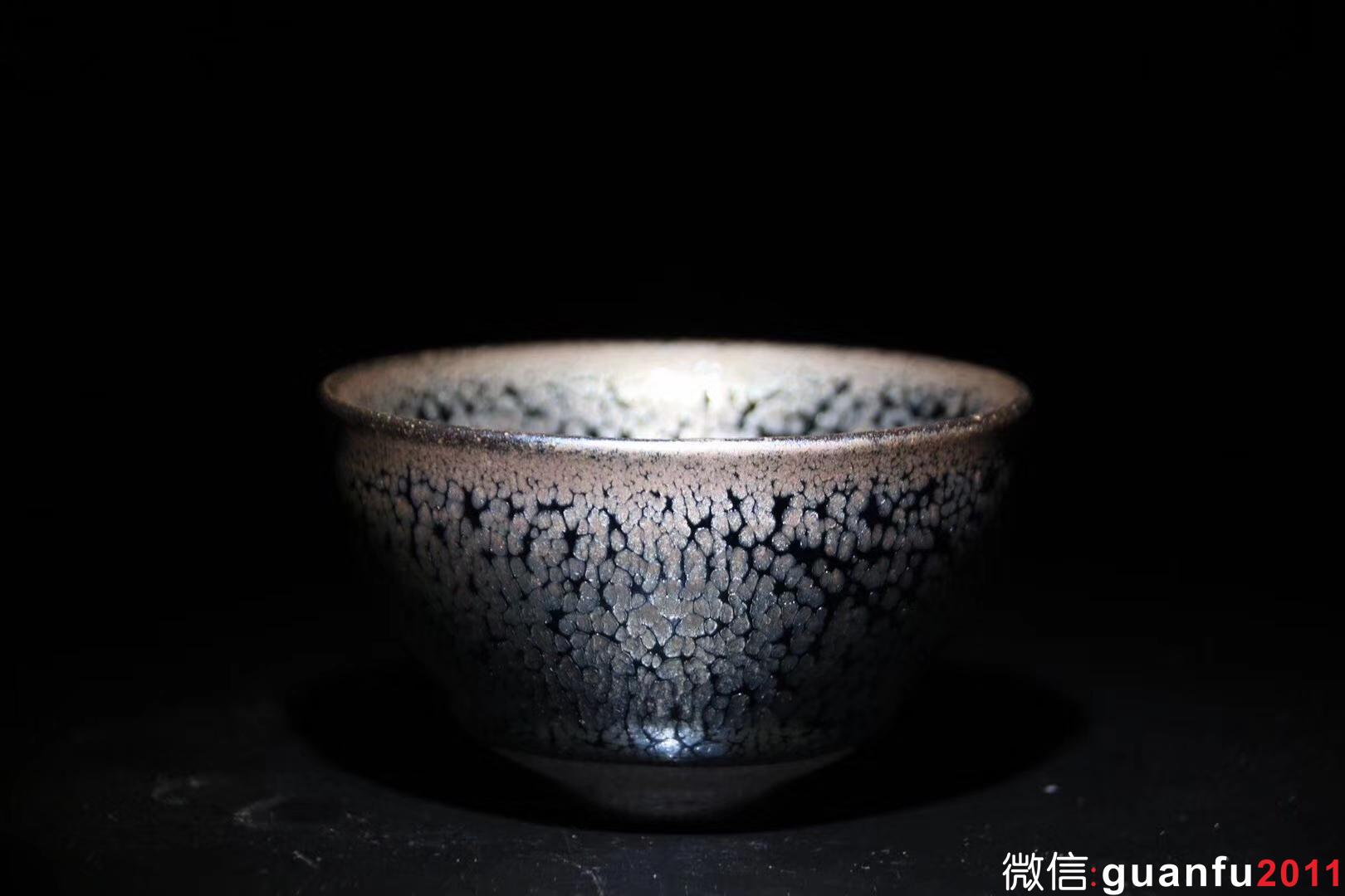 【作者】蔡炳盛老師 【品名】復(fù)古油滴 【規(guī)格】8.8 x 5.3 cm 【品相】全品無暇 【材質(zhì)】鐵胎，天然礦釉 【產(chǎn)地】建陽·水吉