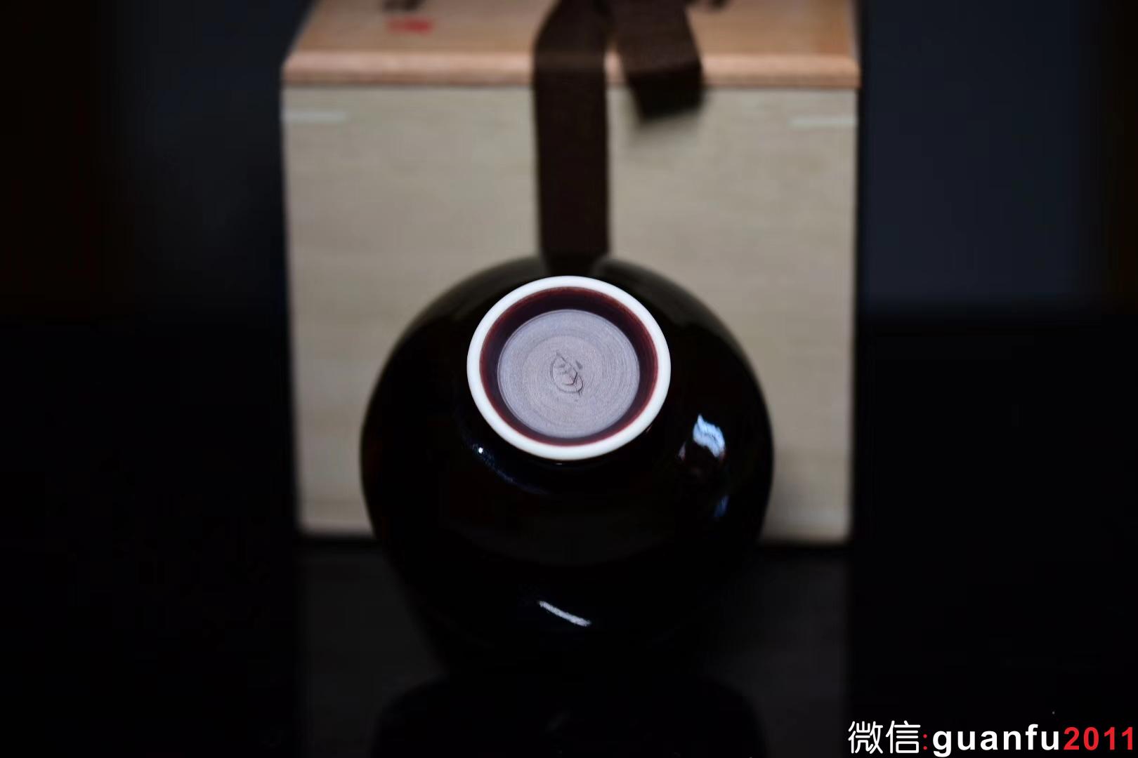 《玳瑁祥云》陰刻浮雕 口徑：9cm高：5.8cm  范澤鋒