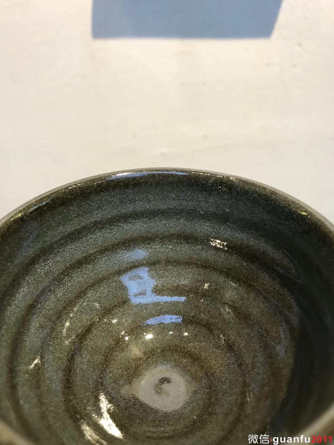 李遠興老師 龍窯柴燒 茶綠釉 手握杯子