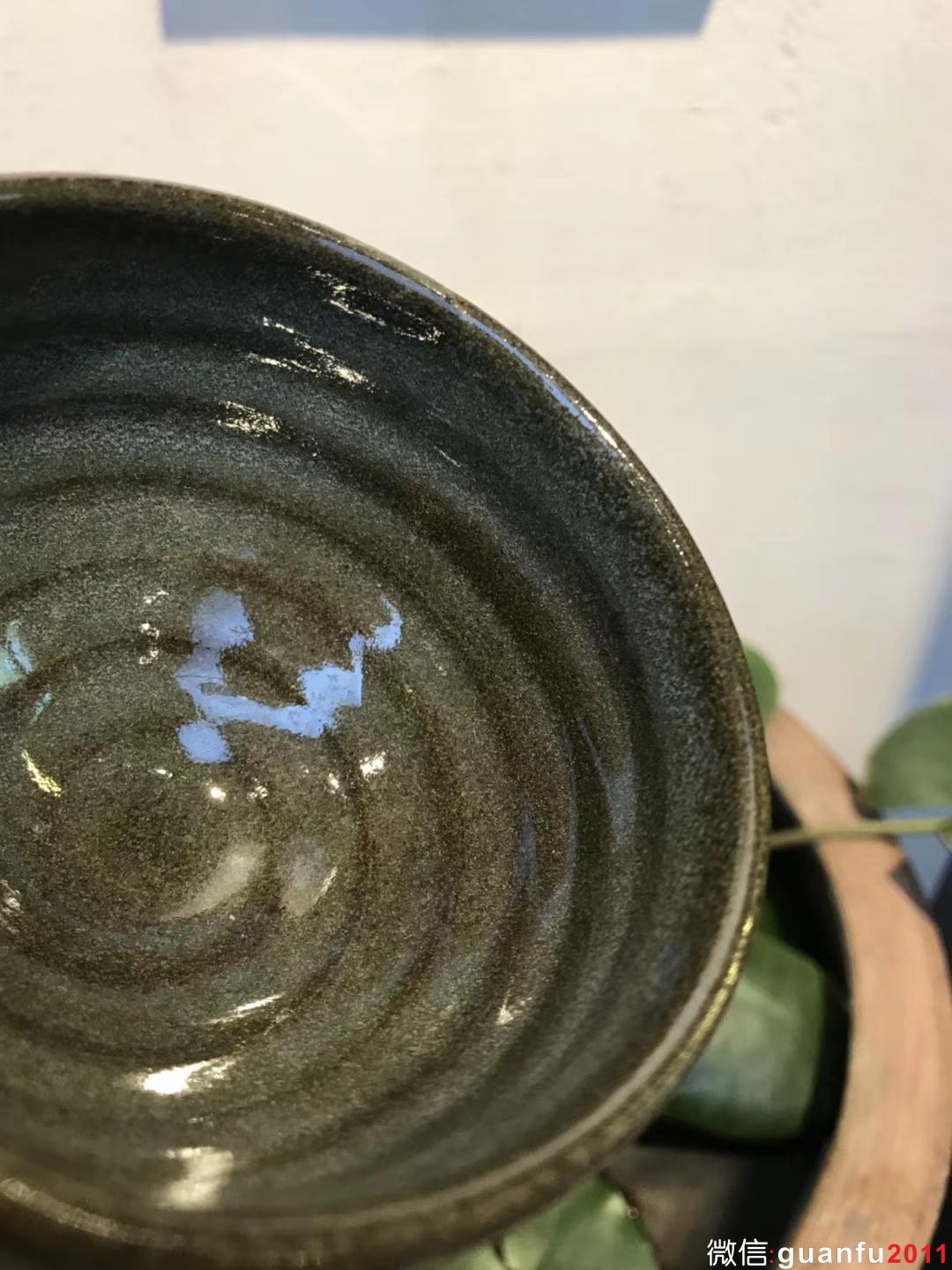 李遠興老師 龍窯柴燒 茶綠釉 手握杯子