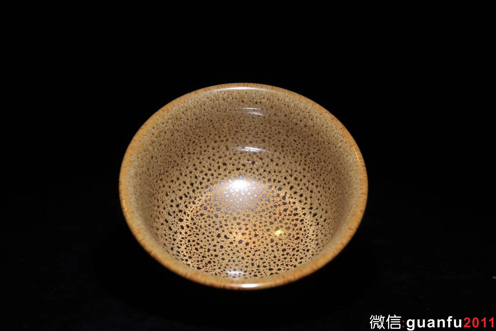 【作者】范澤鋒老師 【品名】蟹黃油滴 【規(guī)格】9.2 x 5 cm