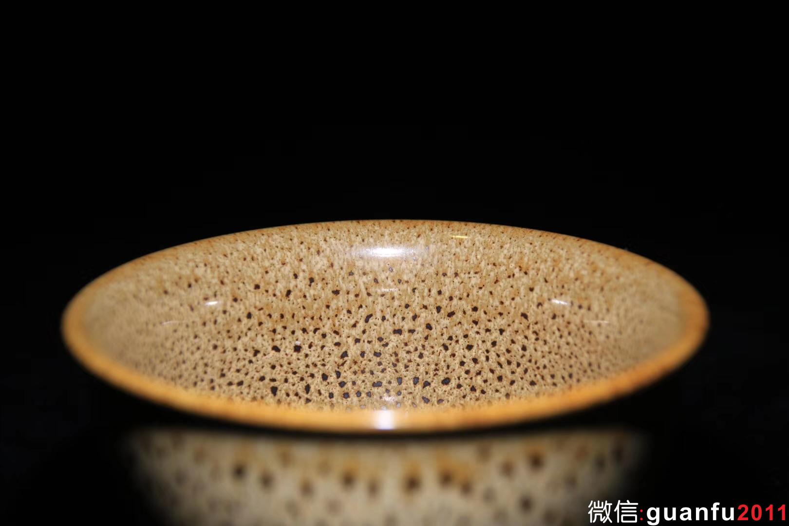 【作者】范澤鋒老師 【品名】蟹黃油滴 【規(guī)格】9.2 x 5 cm