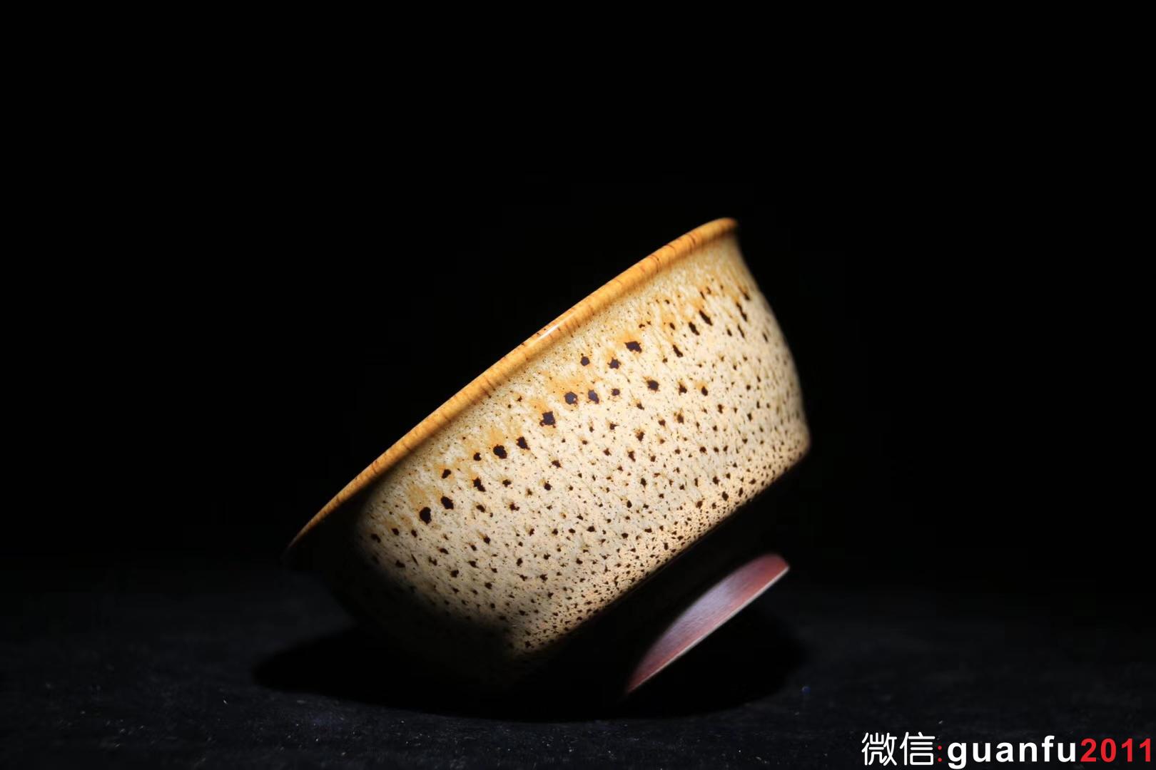【作者】范澤鋒老師 【品名】蟹黃油滴 【規(guī)格】9.2 x 5 cm
