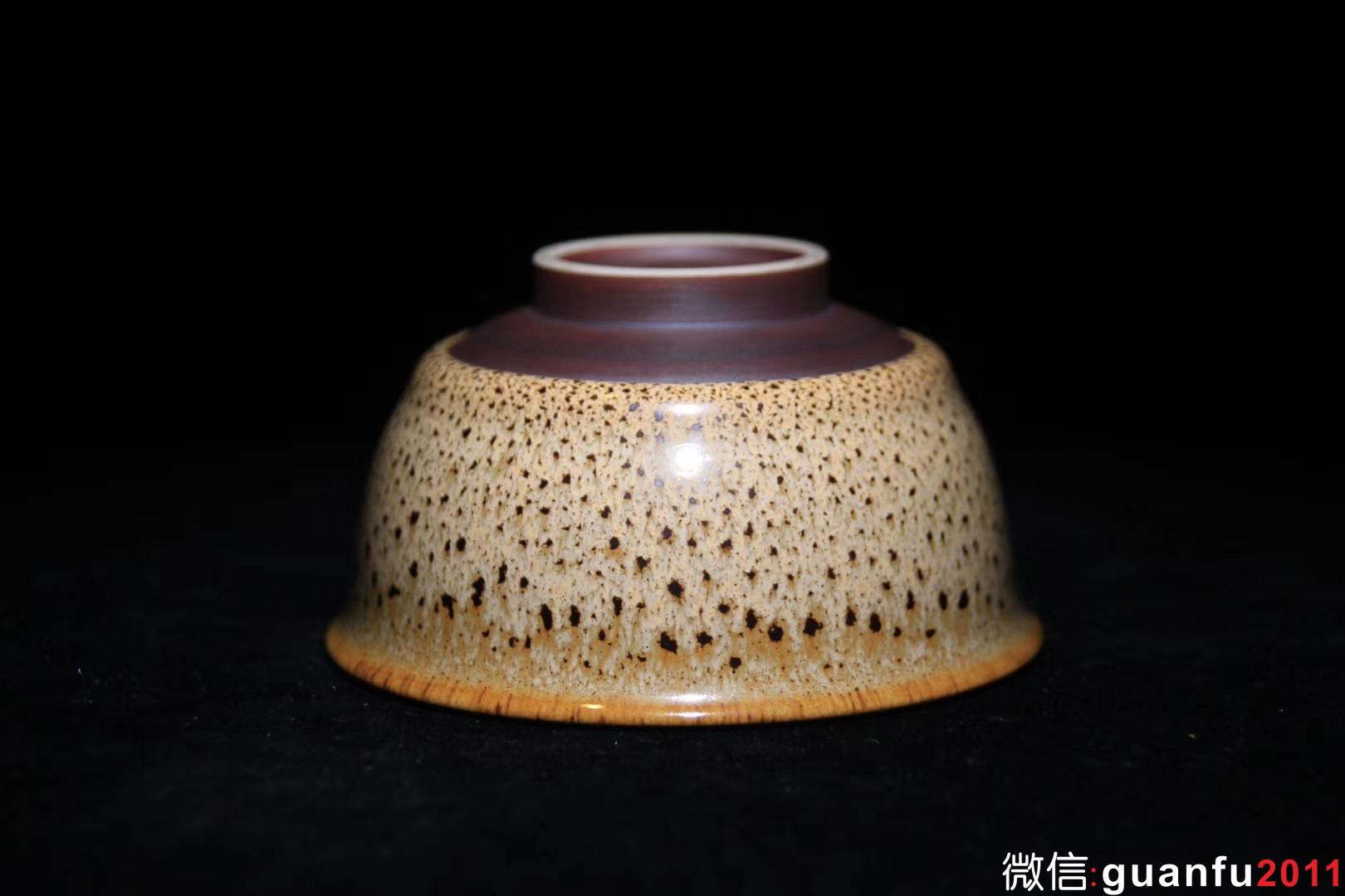【作者】范澤鋒老師 【品名】蟹黃油滴 【規(guī)格】9.2 x 5 cm