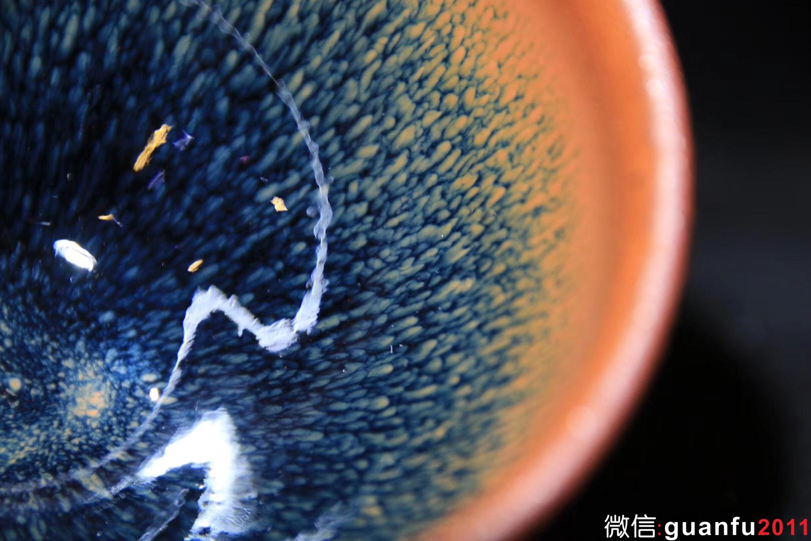 【作者】吳興乾老師 【品名】金蘭兔毫 【規(guī)格】8.7 x 5.3 cm