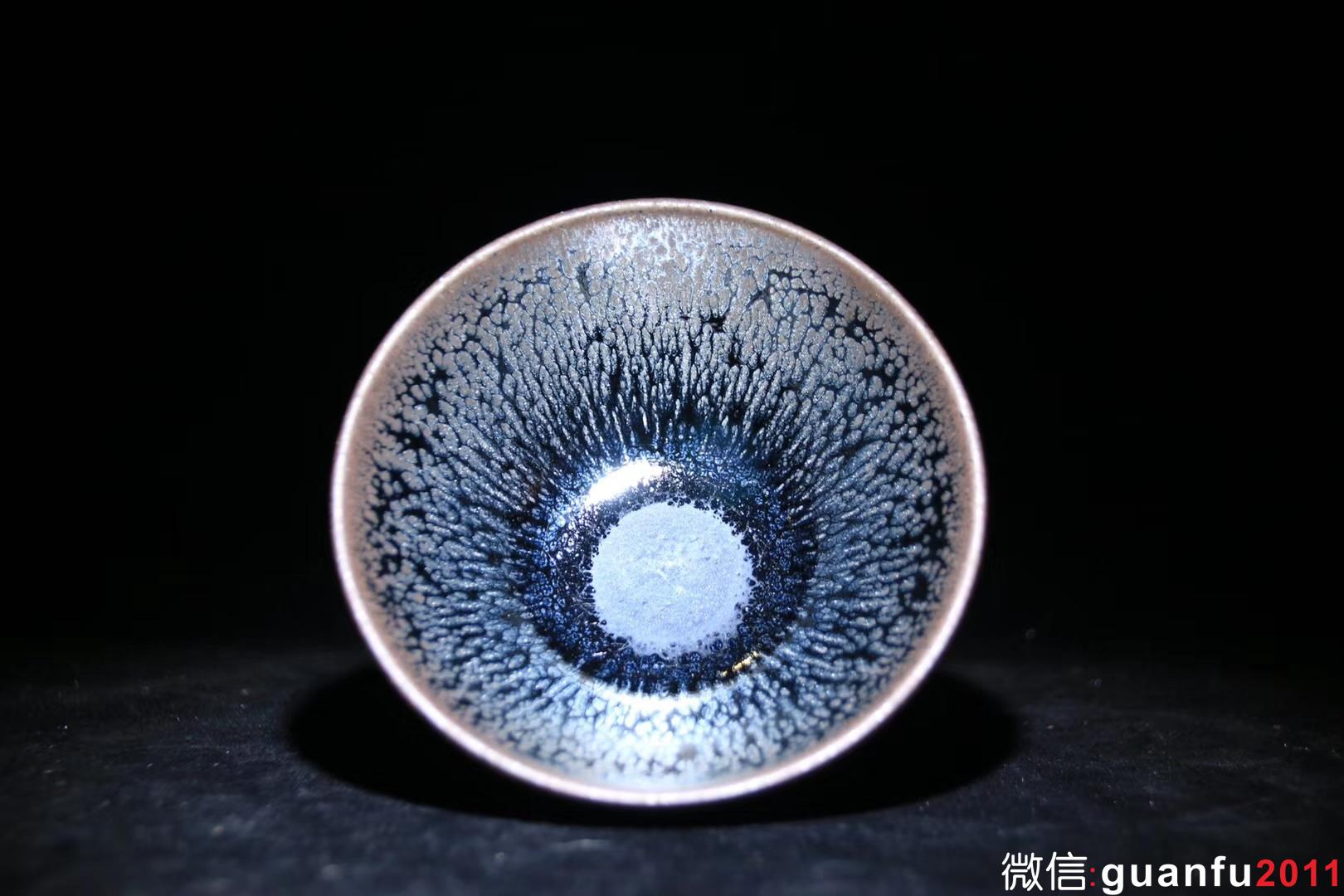 【作者】李遠(yuǎn)興老師 【品名】藍(lán)油滴 【規(guī)格】9 x 4.5 cm