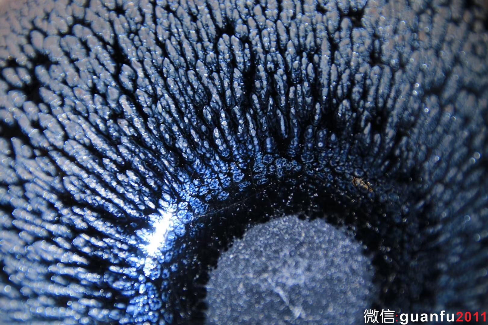 【作者】李遠(yuǎn)興老師 【品名】藍(lán)油滴 【規(guī)格】9 x 4.5 cm