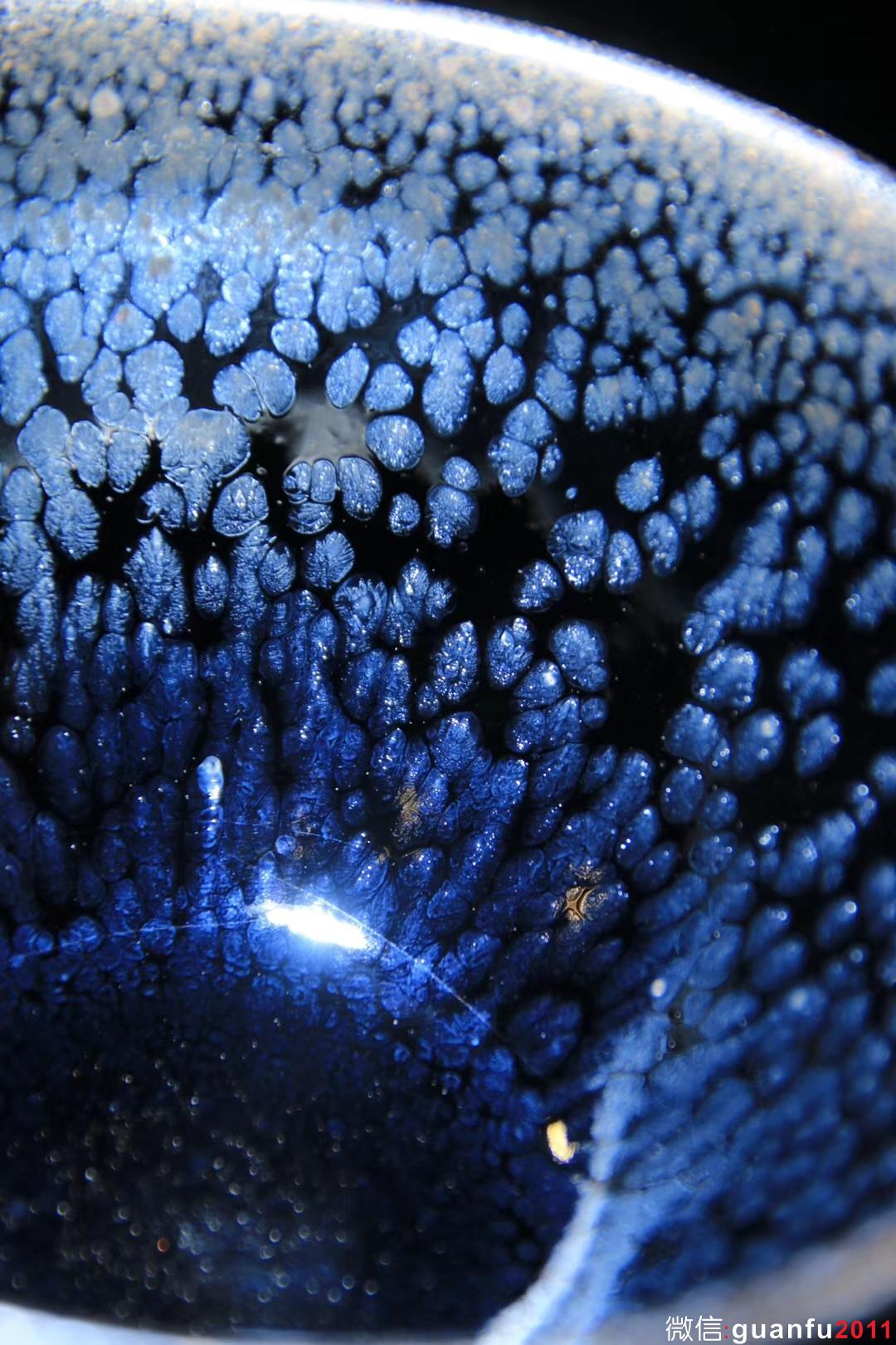 【作者】蔡炳盛老師 【品名】藍油滴 【規(guī)格】8.8 x 5.3 cm