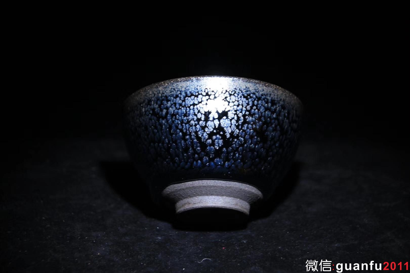 【作者】蔡炳盛老師 【品名】藍油滴 【規(guī)格】8.8 x 5.3 cm