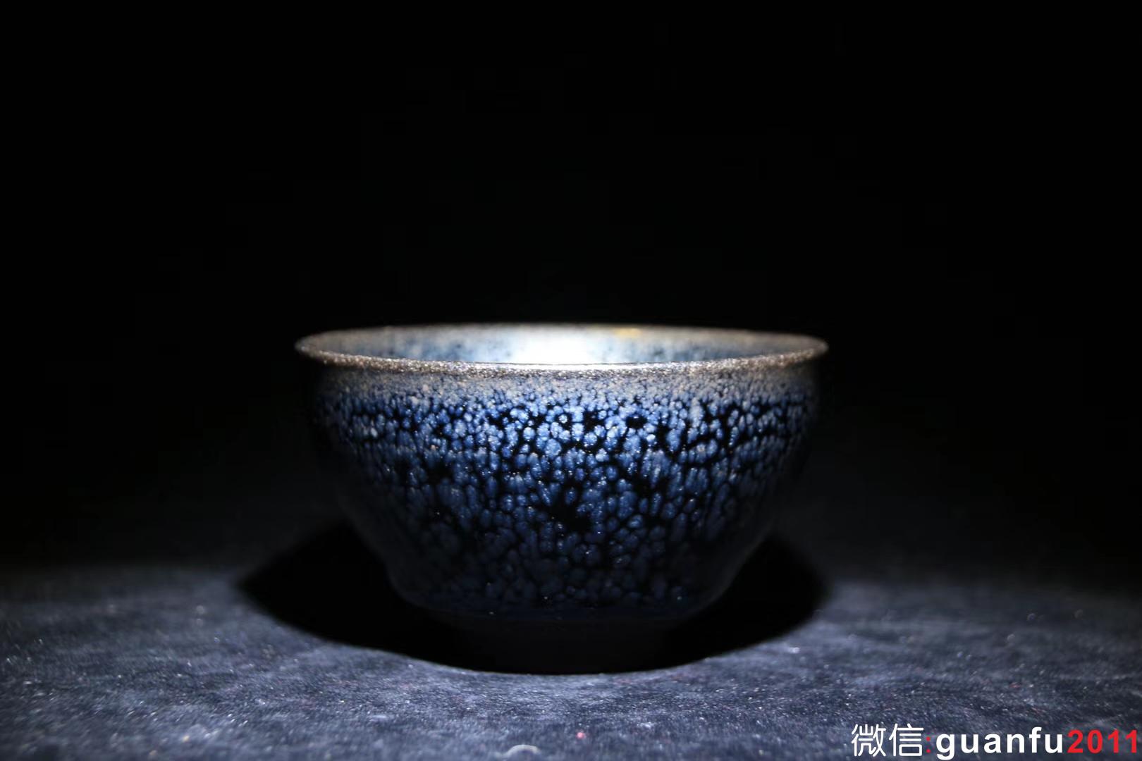 【作者】蔡炳盛老師 【品名】藍油滴 【規(guī)格】8.8 x 5.3 cm