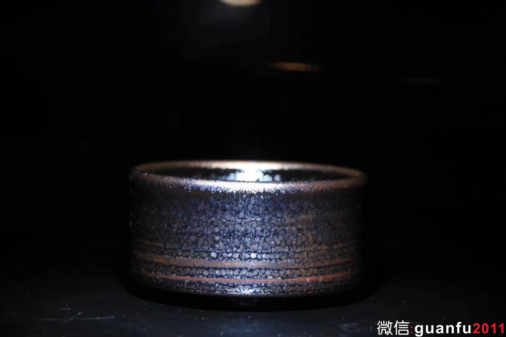 【作者】蘇天培老師 星光油滴第一人 【品名】星光油滴（無垠） 【規(guī)格】9 x 4.8 cm