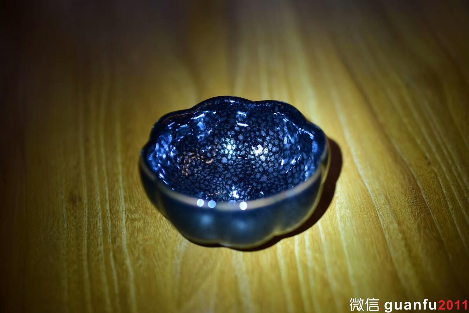 【盈珠】 華北油滴 手捧如花   器型與斑紋的完美演繹  口徑：8.6*4.7公分