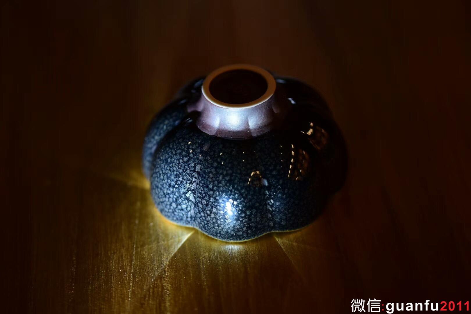 【盈珠】 華北油滴 手捧如花   器型與斑紋的完美演繹  口徑：8.6*4.7公分