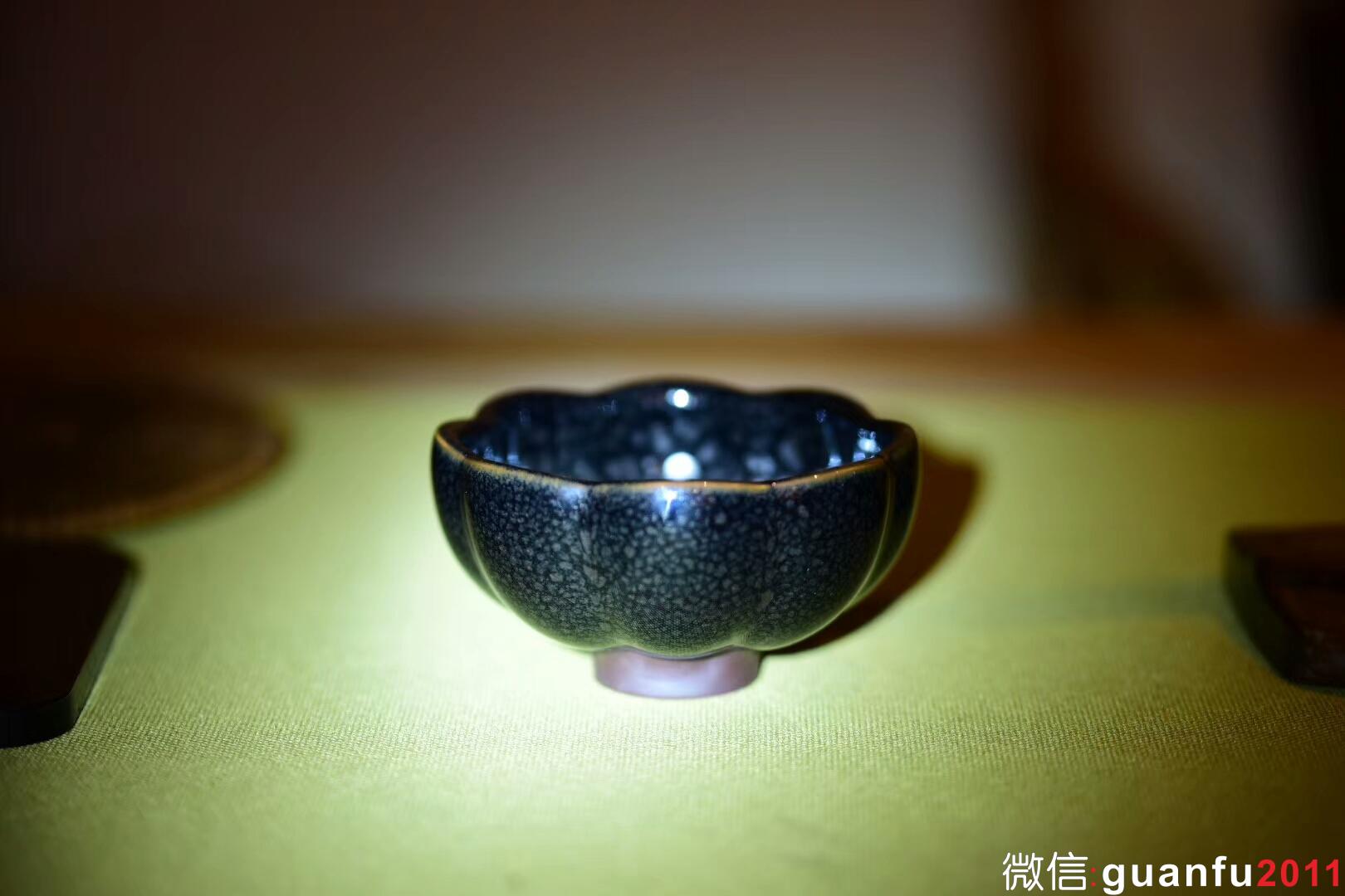 【盈珠】 華北油滴 手捧如花   器型與斑紋的完美演繹  口徑：8.6*4.7公分