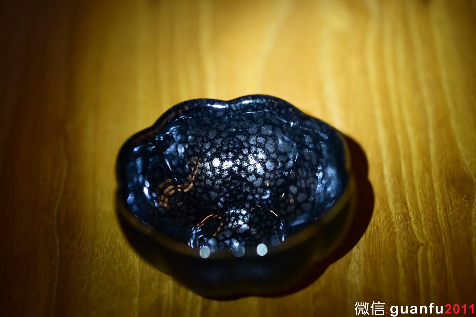 【盈珠】 華北油滴 手捧如花   器型與斑紋的完美演繹  口徑：8.6*4.7公分